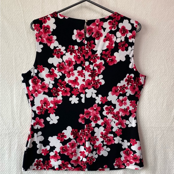 Calvin Klein Blouse - Crew Neckline - Sleeveless - Pleat Front - Large - Picture 4 of 5